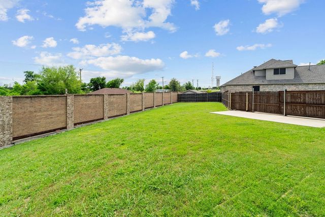 6631 Crestmoor Lane, Sachse, TX 75048