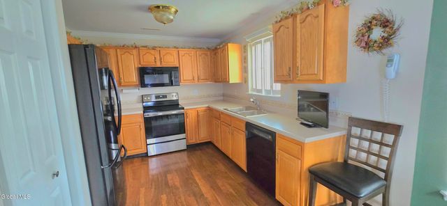 83 Morning Glory Way, Rotterdam, NY 12306