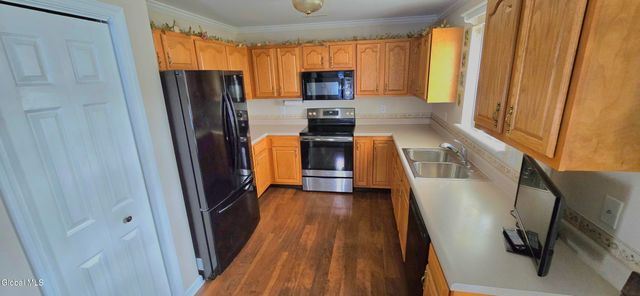 83 Morning Glory Way, Rotterdam, NY 12306