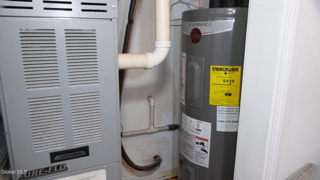 83 Morning Glory Way, Rotterdam, NY 12306