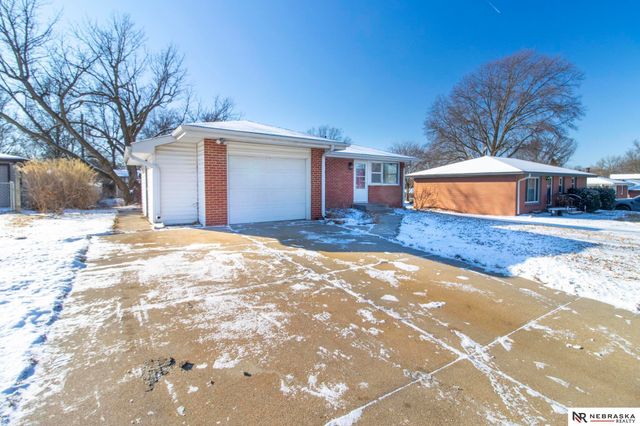 7541 Holdrege Street, Lincoln, NE 68505