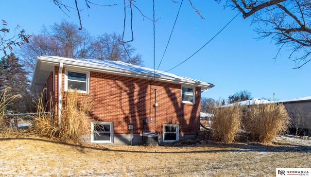 7541 Holdrege Street, Lincoln, NE 68505