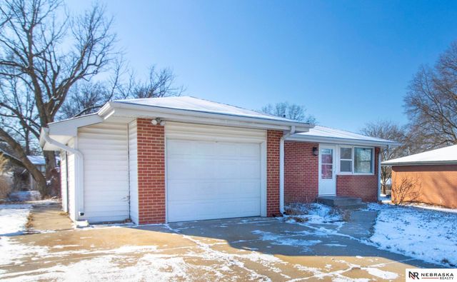 7541 Holdrege Street, Lincoln, NE 68505
