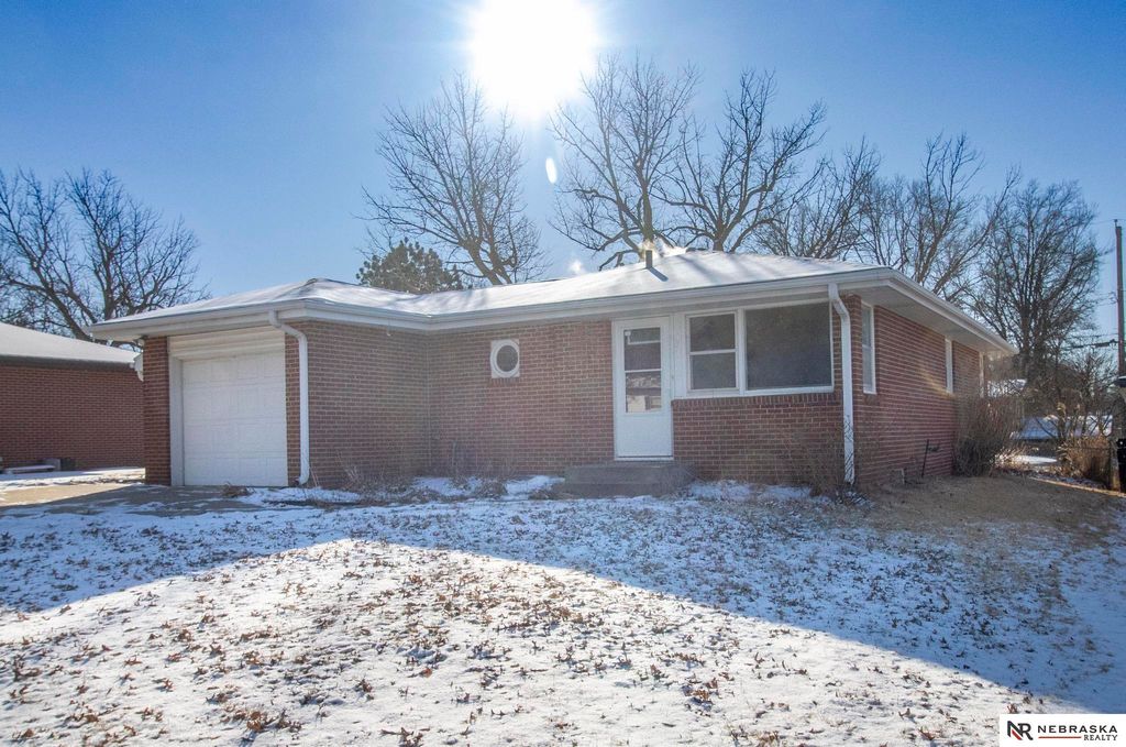 7541 Holdrege Street, Lincoln, NE 68505