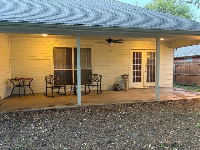 1121 Springwood Drive, Saginaw, TX 76179