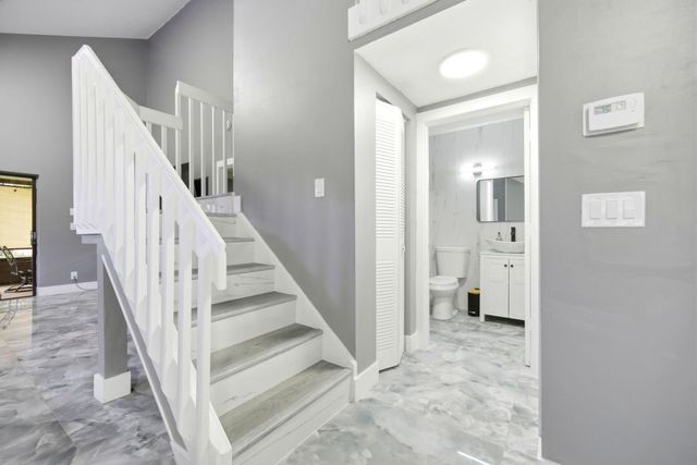 94 Magnolia Circle, Boynton Beach, FL 33436