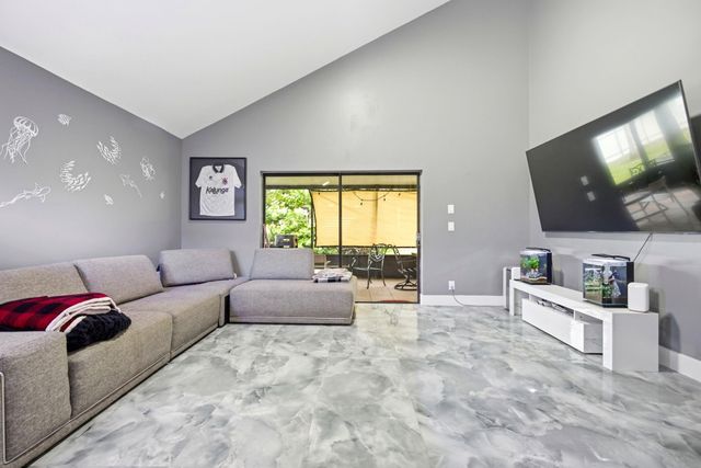 94 Magnolia Circle, Boynton Beach, FL 33436