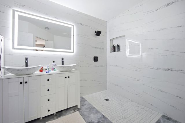 94 Magnolia Circle, Boynton Beach, FL 33436