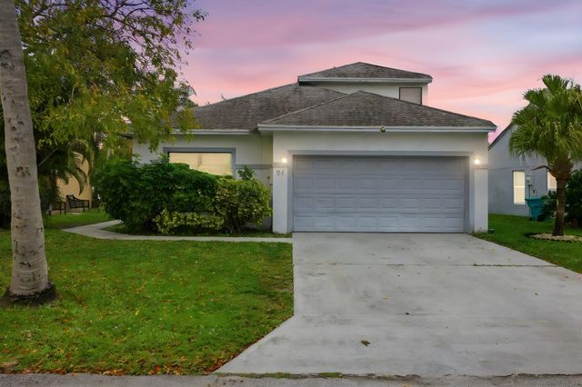 94 Magnolia Circle, Boynton Beach, FL 33436