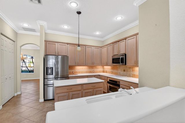 9566 Lantern Bay Circle, West Palm Beach, FL 33411