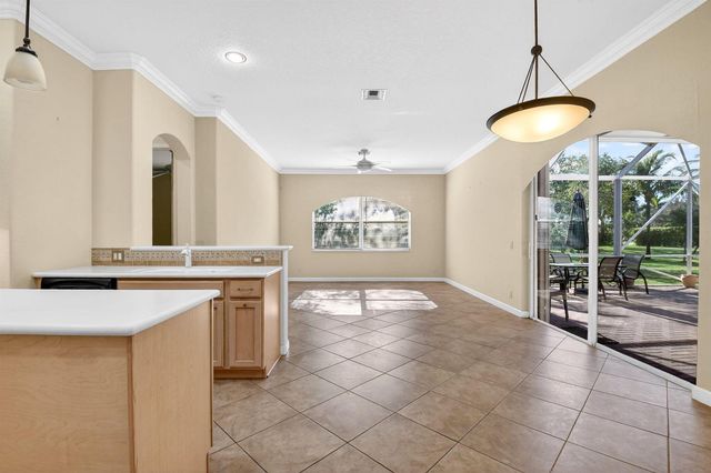9566 Lantern Bay Circle, West Palm Beach, FL 33411