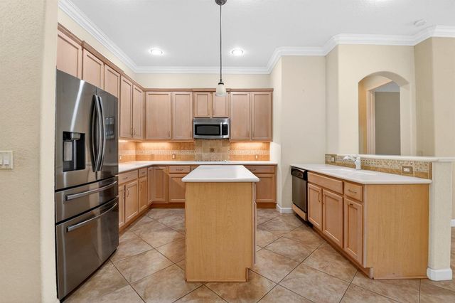 9566 Lantern Bay Circle, West Palm Beach, FL 33411