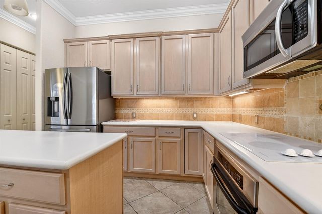 9566 Lantern Bay Circle, West Palm Beach, FL 33411