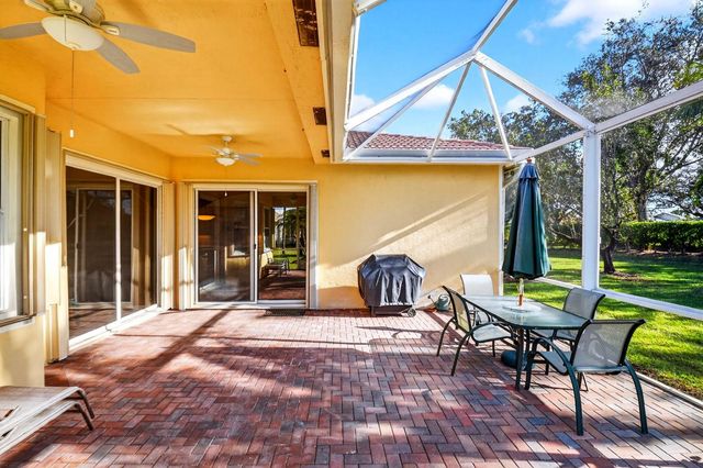 9566 Lantern Bay Circle, West Palm Beach, FL 33411