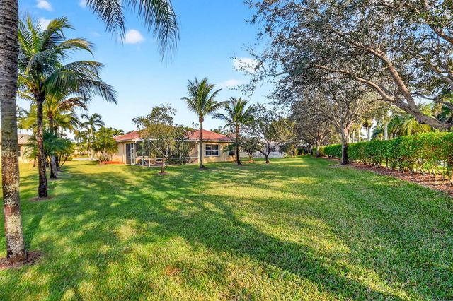 9566 Lantern Bay Circle, West Palm Beach, FL 33411