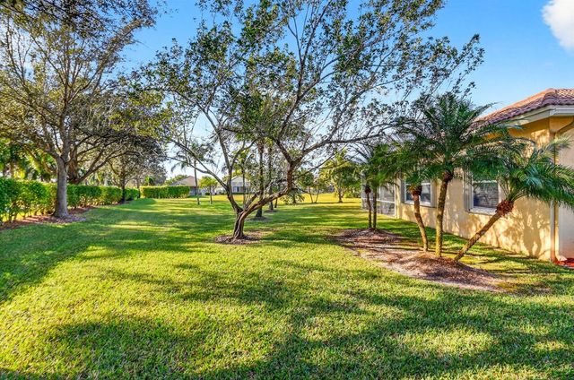 9566 Lantern Bay Circle, West Palm Beach, FL 33411