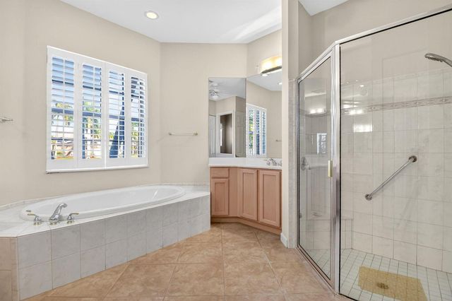 9566 Lantern Bay Circle, West Palm Beach, FL 33411