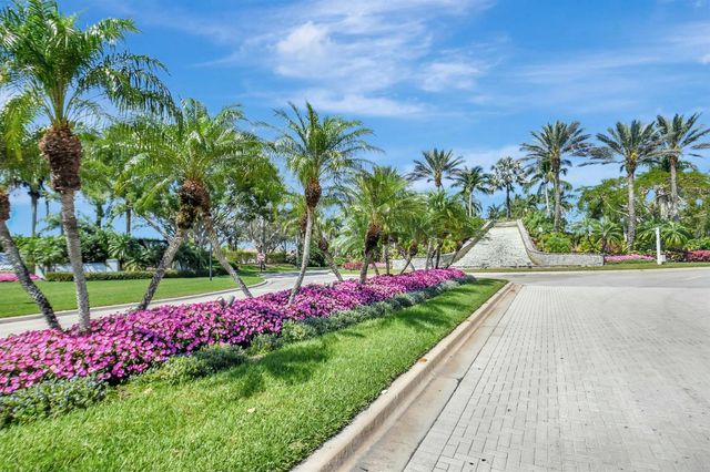 9566 Lantern Bay Circle, West Palm Beach, FL 33411