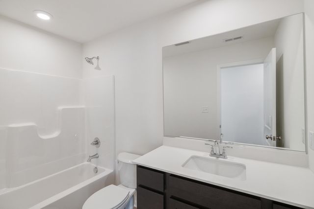 565 E 130th Place, Crown Point, IN 46307