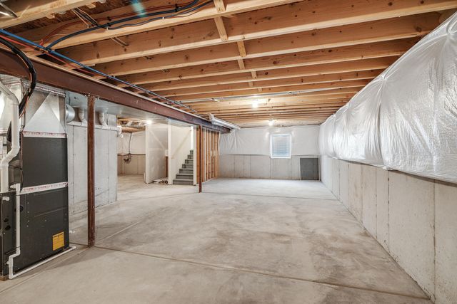 565 E 130th Place, Crown Point, IN 46307