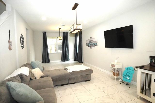 1271 NW LEONARDO CIRCLE, Port St Lucie, FL 34986