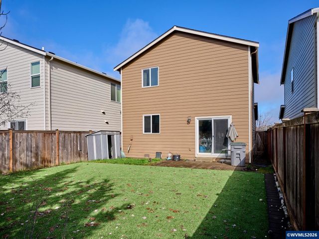 1986 NW 23rd St, Mcminnville, OR 97128