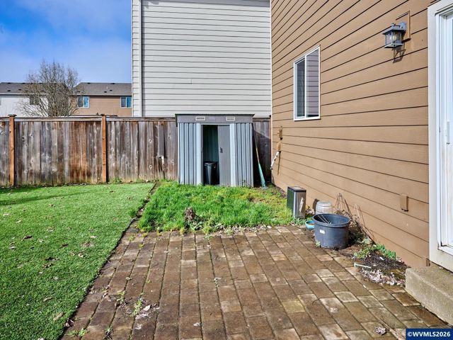 1986 NW 23rd St, Mcminnville, OR 97128