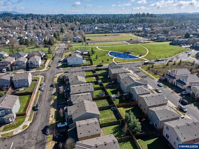 1986 NW 23rd St, Mcminnville, OR 97128