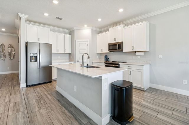 9822 LITTLE BLUESTEM DRIVE, Land O Lakes, FL 34637