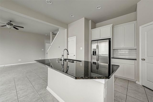 315 Biltmore Loop, Montgomery, TX 77316