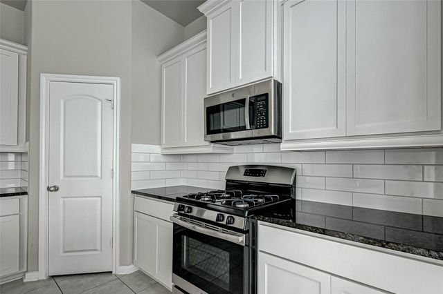 315 Biltmore Loop, Montgomery, TX 77316