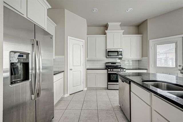 315 Biltmore Loop, Montgomery, TX 77316