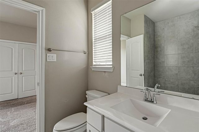 315 Biltmore Loop, Montgomery, TX 77316