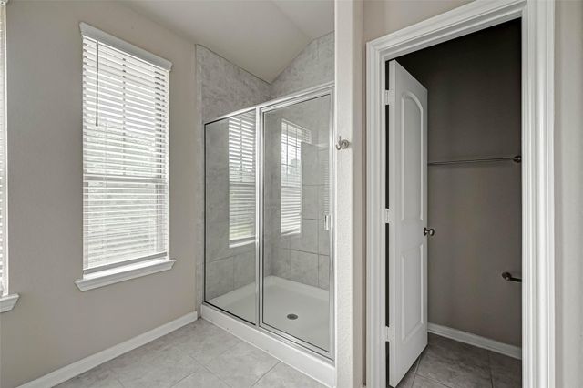 315 Biltmore Loop, Montgomery, TX 77316