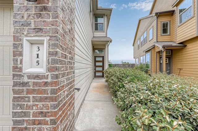 315 Biltmore Loop, Montgomery, TX 77316