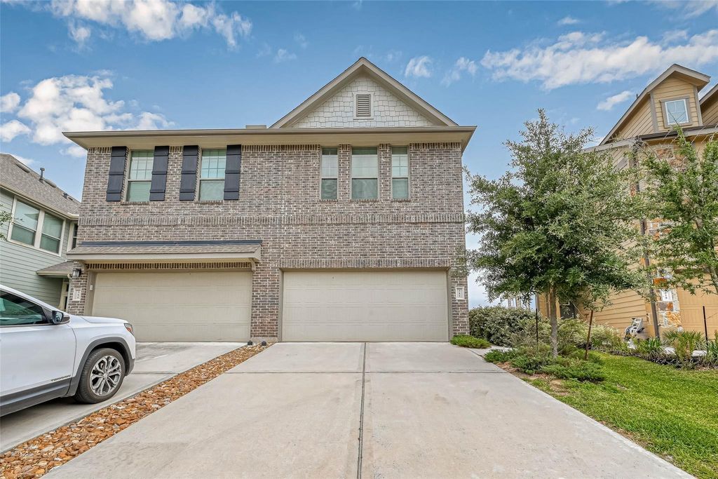 315 Biltmore Loop, Montgomery, TX 77316