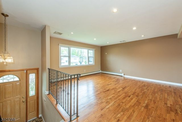 73 Fairmount Rd, Parsippany-troy Hills Twp., NJ 07054