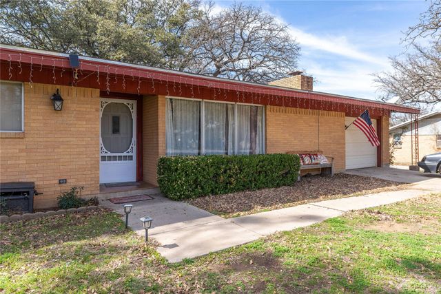 3511 Durham Avenue, Brownwood, TX 76801