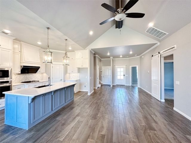 5412 Santa Lucia Drive, Mustang, OK 73064