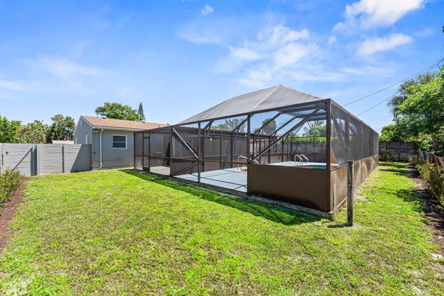 134 SW 14th Avenue A, Boynton Beach, FL 33435