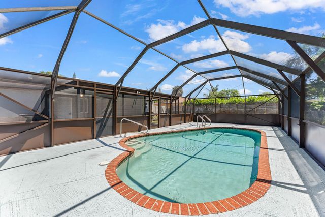 134 SW 14th Avenue A, Boynton Beach, FL 33435