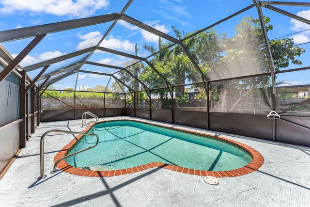 134 SW 14th Avenue A, Boynton Beach, FL 33435
