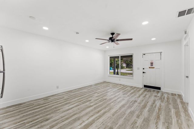 134 SW 14th Avenue A, Boynton Beach, FL 33435