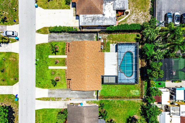 134 SW 14th Avenue A, Boynton Beach, FL 33435