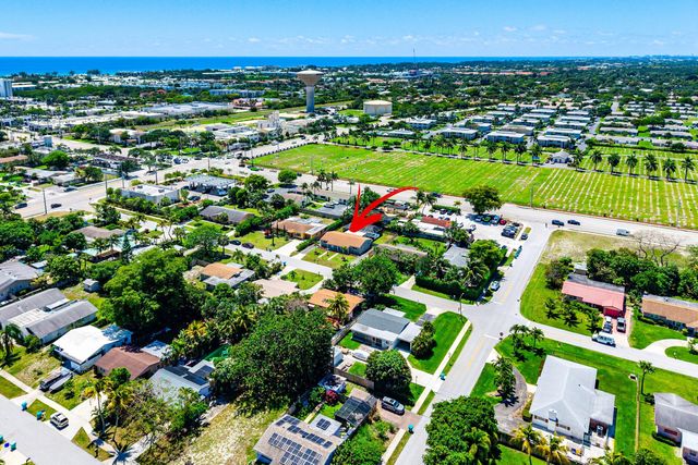 134 SW 14th Avenue A, Boynton Beach, FL 33435
