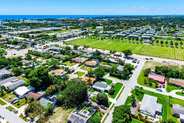 134 SW 14th Avenue A, Boynton Beach, FL 33435