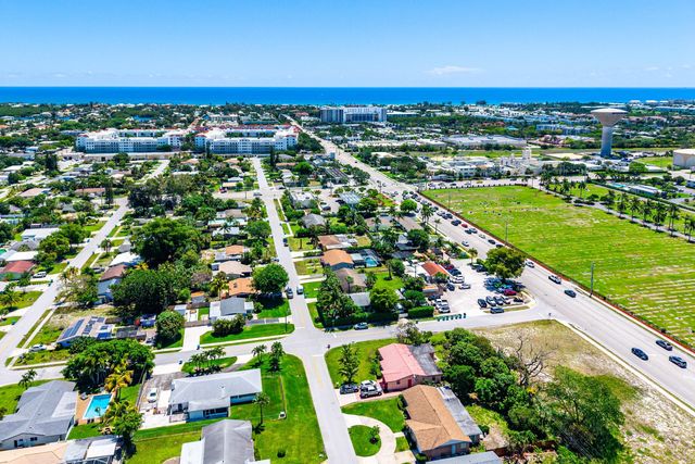 134 SW 14th Avenue A, Boynton Beach, FL 33435
