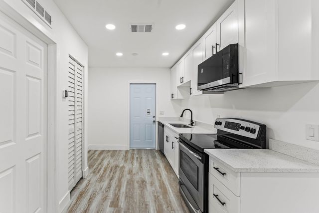 134 SW 14th Avenue A, Boynton Beach, FL 33435