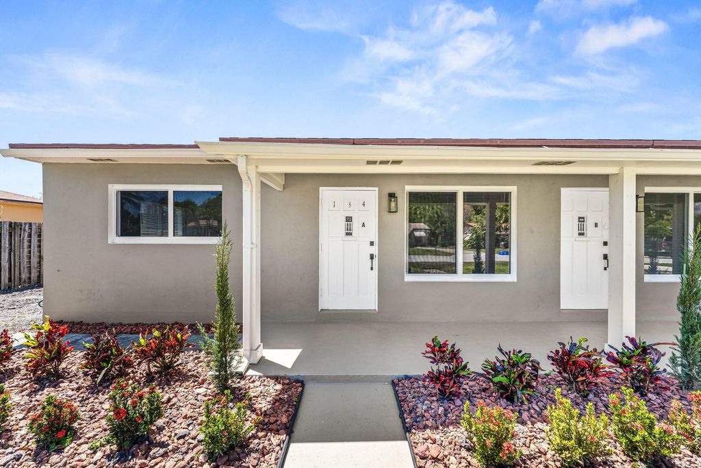 134 SW 14th Avenue A, Boynton Beach, FL 33435