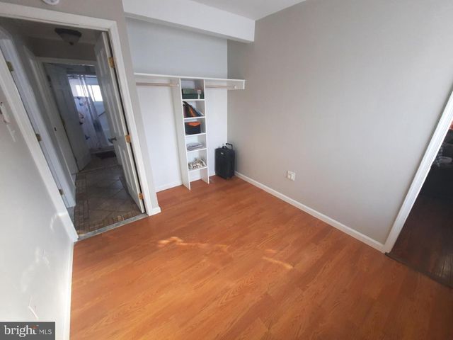 33 LAUREL LN, Levittown, PA 19054